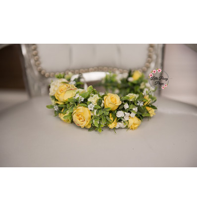Asymmetric wreath of flowers - GINA